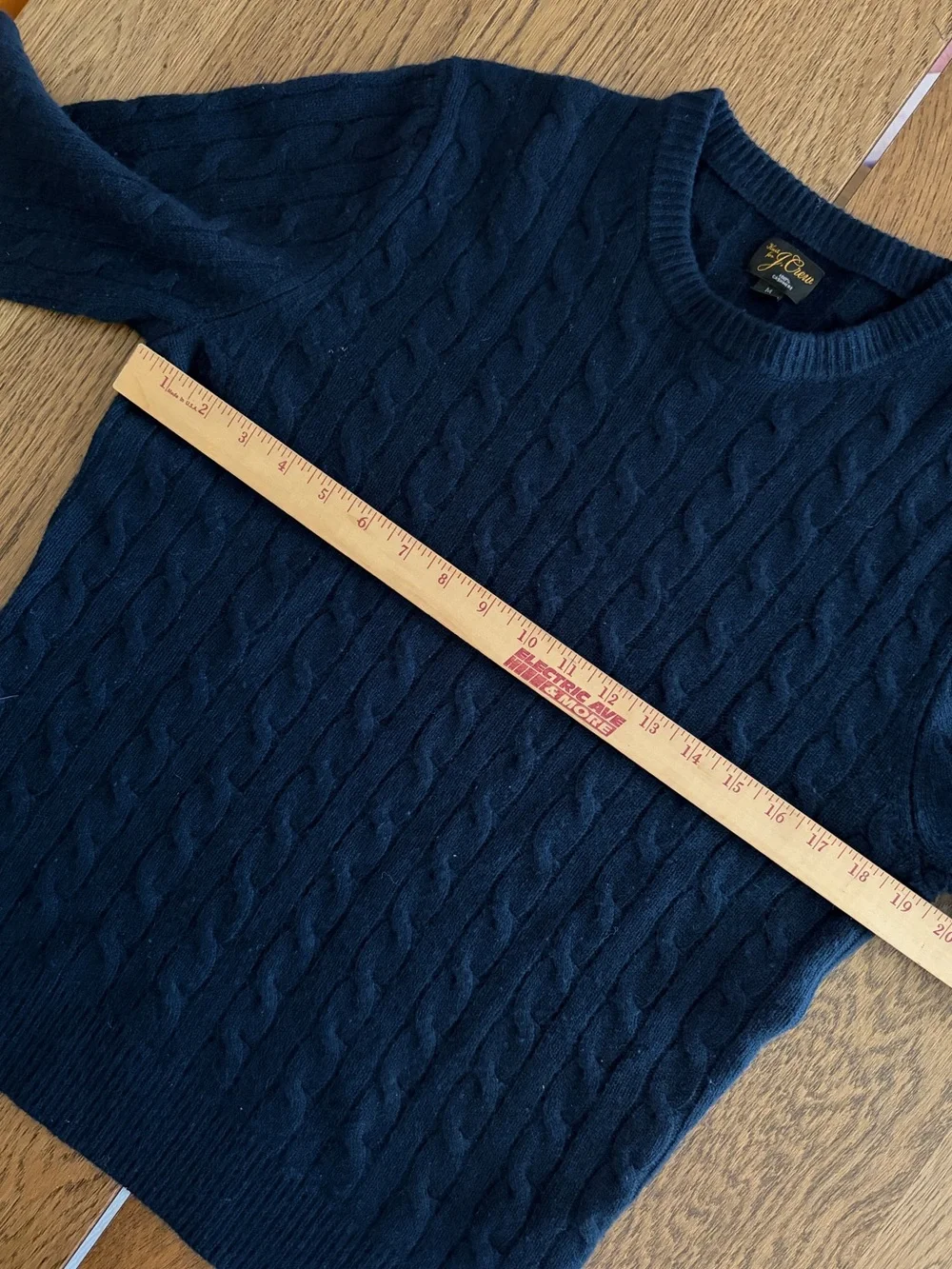 J. CREW Cashmere cable-knit sweater in Navy Size M $298 AZ972